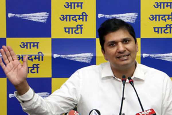 पेड़ों की गैरकानूनी कटाई के लिए डीडीए के छोटे कर्मचारियों की परेशानी बढ़ेगी : सौरभ भारद्वाज पेड़ों की गैरकानूनी कटाई के लिए डीडीए के छोटे कर्मचारियों की परेशानी बढ़ेगी : सौरभ भारद्वाज